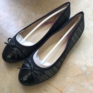 MARC FISHER Women's Jodi Ballet Flat Black Gold Metallic 7